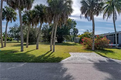 165 Riverwood Rd, Naples, FL 34114
