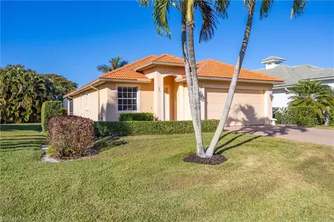 691 92nd Ave N, Naples, FL 34108