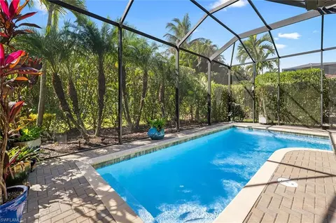 1286 Manado Dr, Naples, FL 34113