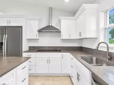 Kitchen - 200 Cays Dr, Naples, FL 34114 photo 3 of 3