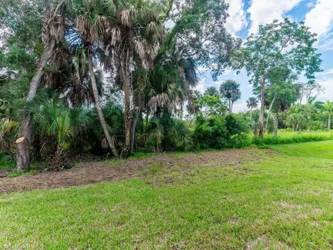 Exterior - 200 Cays Dr, Naples, FL 34114 photo 2 of 4