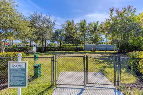 View/Area - 2199 Marquesa Cir, Naples, FL 34112 photo 2 of 5