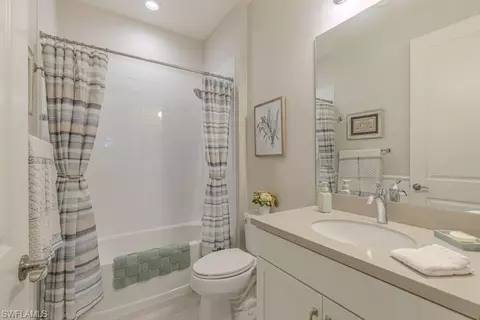 Bath - 2199 Marquesa Cir, Naples, FL 34112 photo 2 of 2