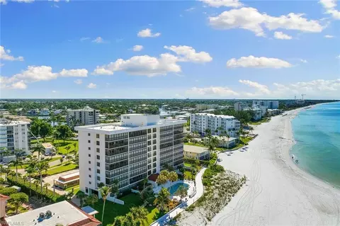 2171 Gulf Shore Blvd N #201, Naples, FL 34102