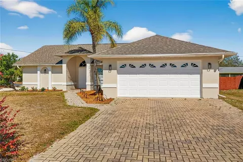 9083 Cypress Dr N, Fort Myers, FL 33967