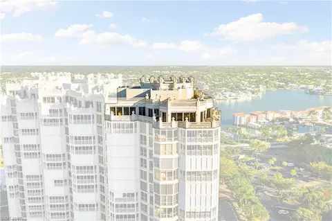 4021 Gulf Shore Blvd N #11, Naples, FL 34103