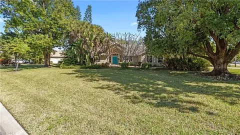Exterior - 60 Brampton Ln, Naples, FL 34104 photo 10 of 14