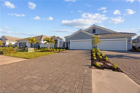 4580 Skysail Dr, Naples, FL 34120