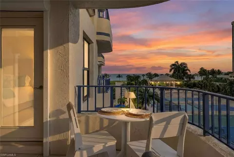 4451 Gulf Shore Blvd N #406, Naples, FL 34103