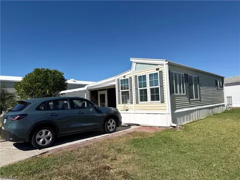 4710 Split Log Ln W, Estero, FL 33928 photo 2