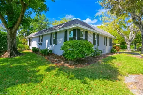 225 Georgetown Blvd, Naples, FL 34112