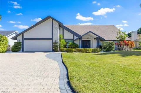 2529 Kings Lake Blvd, Naples, FL 34112