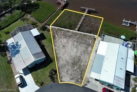 4717 Tahiti Dr, Bonita Springs, FL 34134