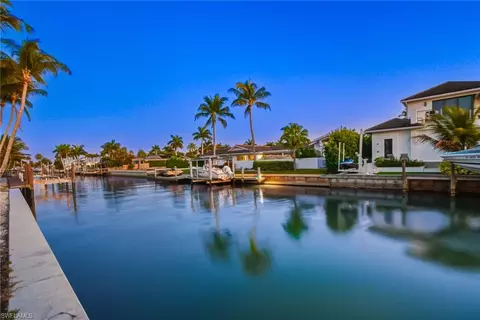 1670 Dolphin Ct, Naples, FL 34102 photo 15