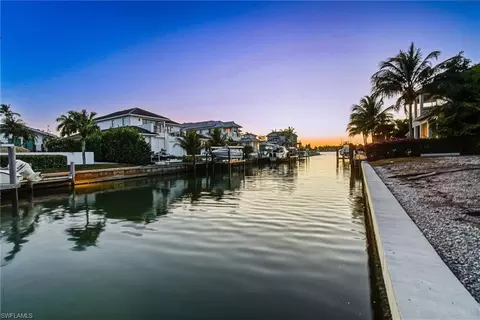 1670 Dolphin Ct, Naples, FL 34102 photo 16