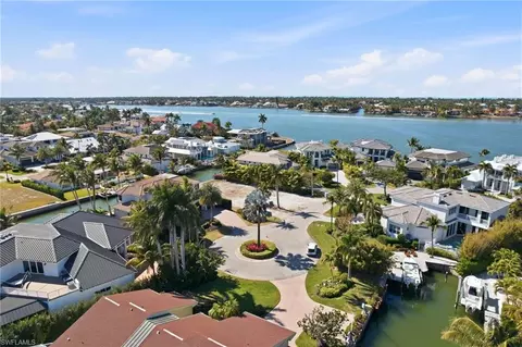 1670 Dolphin Ct, Naples, FL 34102 photo 6