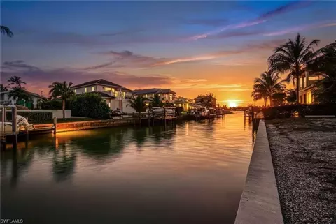 1670 Dolphin Ct, Naples, FL 34102 photo 3