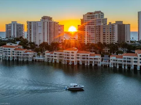 4500 Gulf Shore Blvd N #1-311, Naples, FL 34103