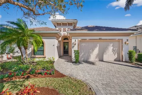 1489 Serrano Cir, Naples, FL 34105
