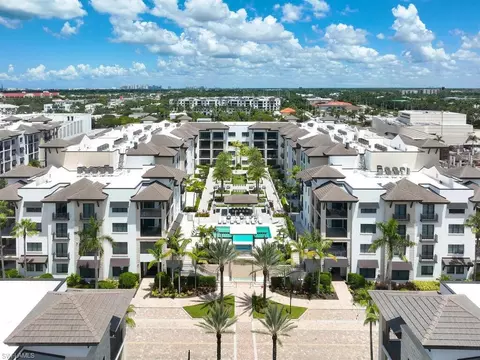 1135 3rd Ave S #218, Naples, FL 34102