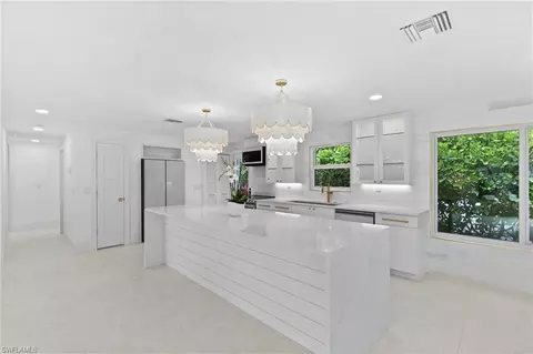 Kitchen - 17 Knights Bridge Rd, Naples, FL 34112 photo 4 of 5