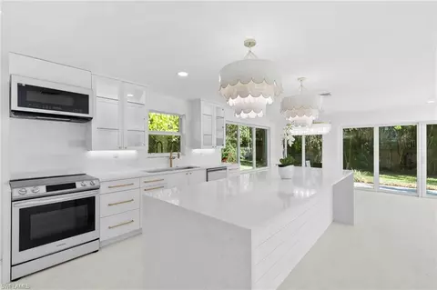 Kitchen - 17 Knights Bridge Rd, Naples, FL 34112 photo 5 of 5