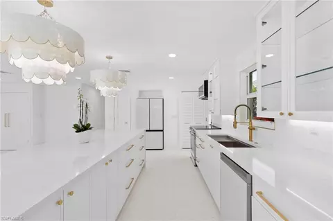 Kitchen - 17 Knights Bridge Rd, Naples, FL 34112 photo 3 of 5