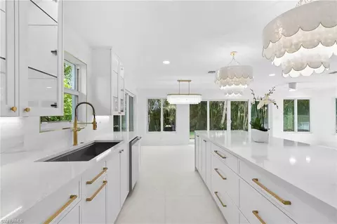 17 Knights Bridge Rd, Naples, FL 34112