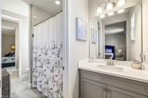 Bath - 3408 Pilot Cir, Naples, FL 34120 photo 4 of 4