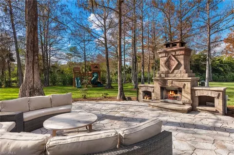 5271 Cherry Wood Dr, Naples, FL 34119