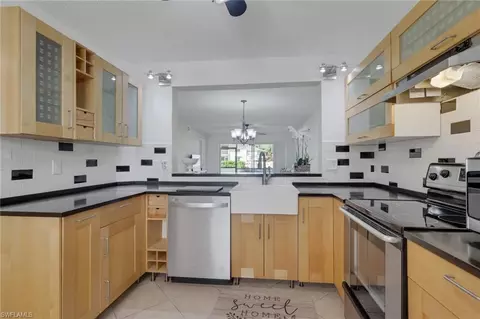 600 Squire Cir #103, Naples, FL 34104