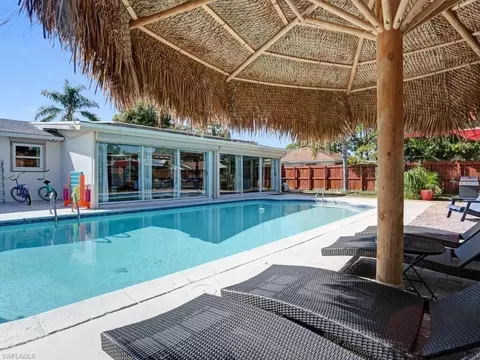657 93rd Ave N #2, Naples, FL 34108