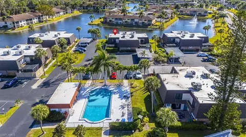 124 Lake Point Ln #2B, Naples, FL 34112