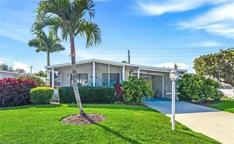 49 Le Mans Dr, Naples, FL 34112