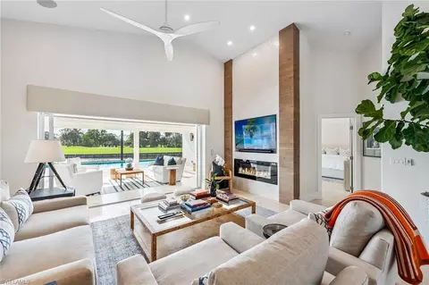 35 Grey Wing Pt, Naples, FL 34113