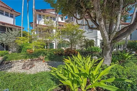 4715 Villa Mare Ln #26-16, Naples, FL 34103