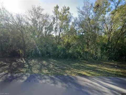 3863 Highlight St, Fort Myers, FL 33905