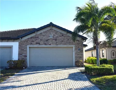 9163 Woodhurst Dr, Naples, FL 34120