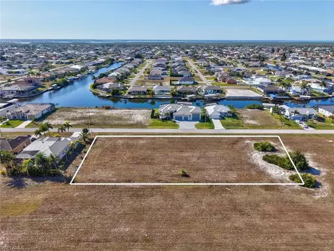 109 NW 32nd Pl, Cape Coral, FL 33993