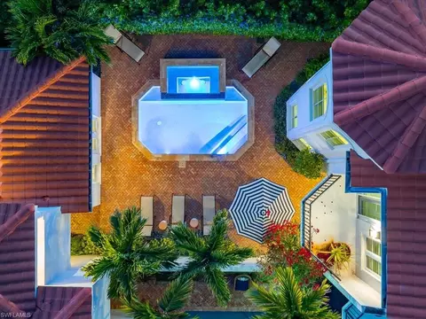 425 2nd Ave S #A1, Naples, FL 34102