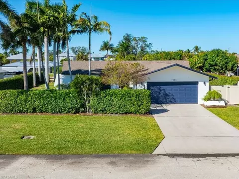 27080 Flossmoor Dr, Bonita Springs, FL 34135