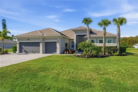 17040 Serengeti Cir, Alva, FL 33920