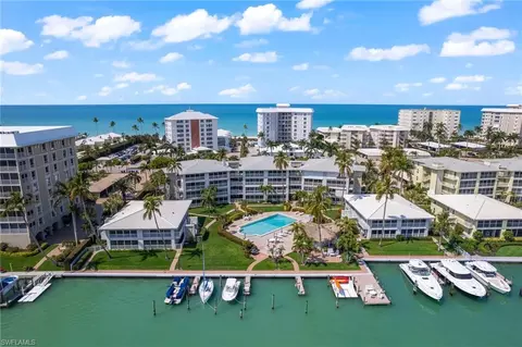 2800 Gulf Shore Blvd N #305, Naples, FL 34103