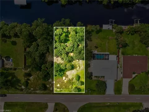 2265 Cedarwood St, Port Charlotte, FL 33948
