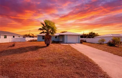 419 NE 16th Pl, Cape Coral, FL 33909