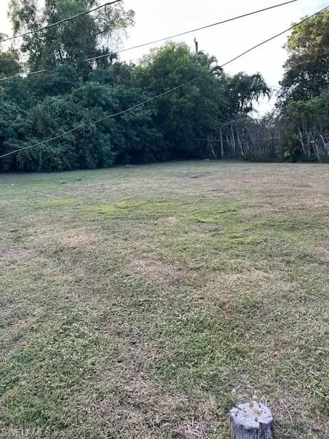 277 Benson St, Naples, FL 34113 photo 2