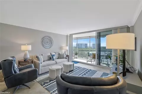 5 Bluebill Ave #812, Naples, FL 34108