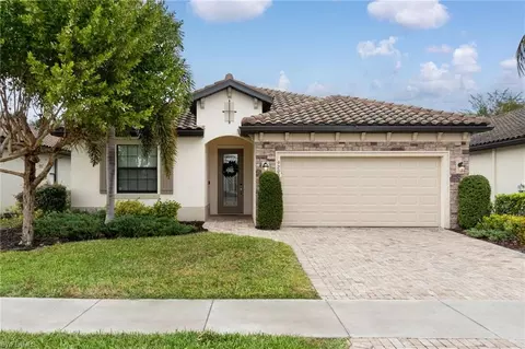 9200 Woodhurst Dr, Naples, FL 34120