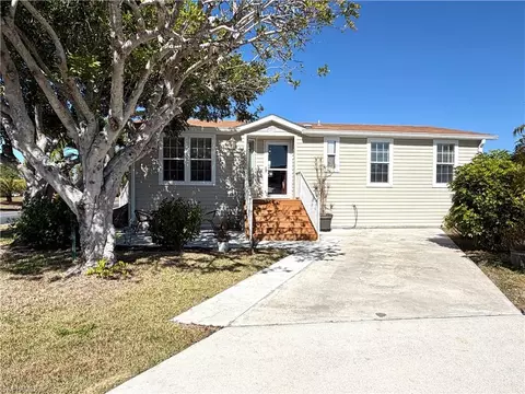 4750 Lantern Ln W, Estero, FL 33928 photo 4