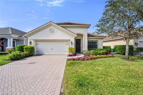 3634 Canopy Cir, Naples, FL 34120